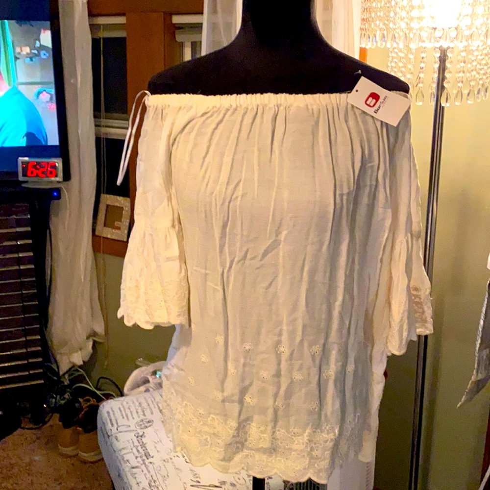 Cute off shoulder top